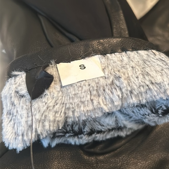 MaxW Women’s Black Sheepskin Leather & Faux Suede Bow Gloves Size Small - Picture 10 of 11